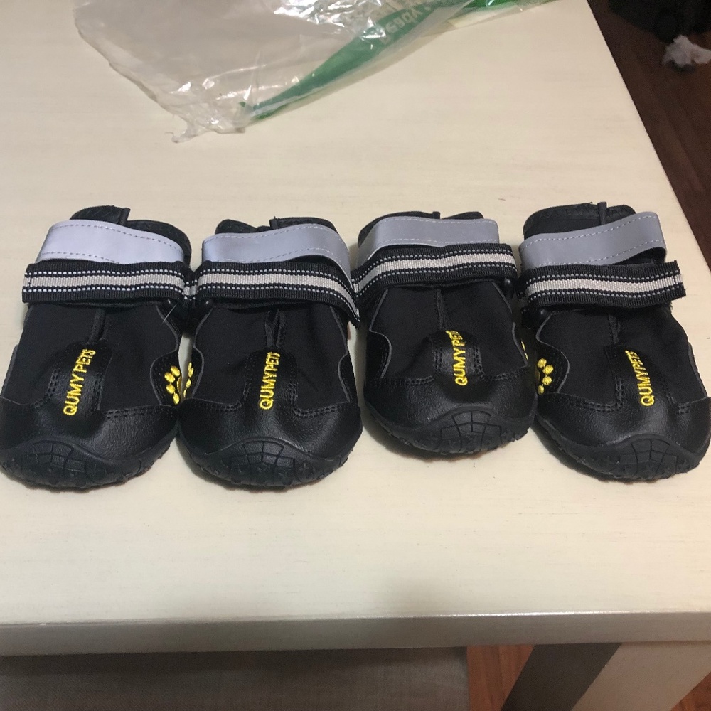 QUMY Pet Boots Shoes (Black) Size 6 for Medium Sized Paws
